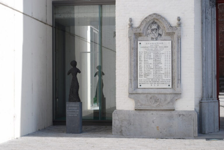 20 verbrande madonna 768x515